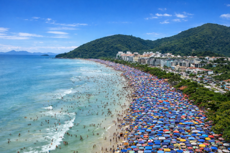 Alta temporada nas praias de Ubatuba