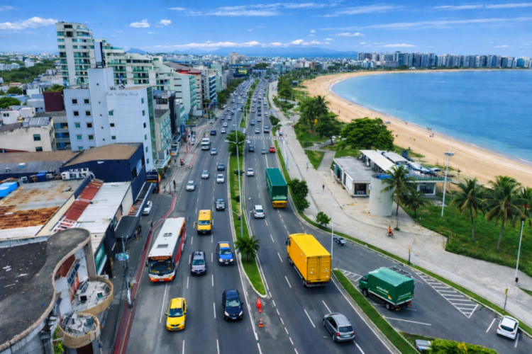 Avenida Dante Michelini (popularmente chamada de Beira-Mar) Praia de Camburi