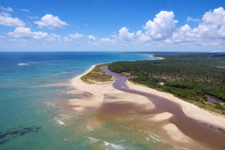 Encontro das águas na Praia Boca da Barra