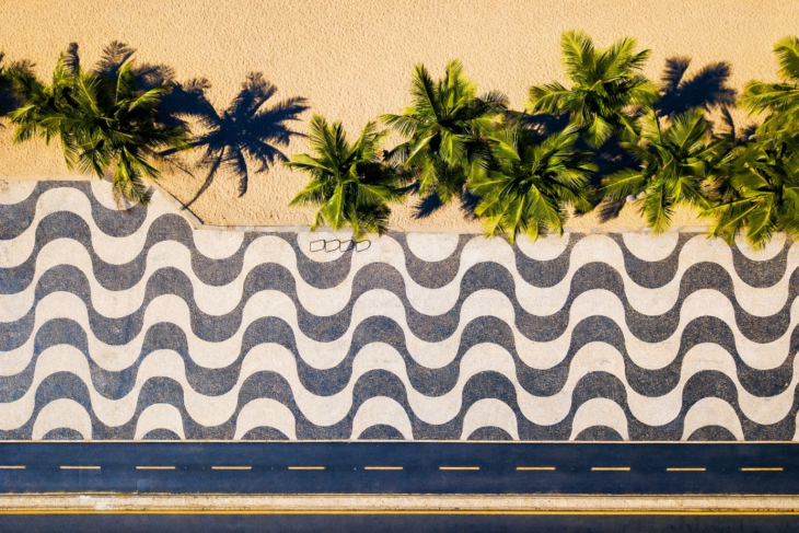 Famoso calçadão em Pedras Portuguesas