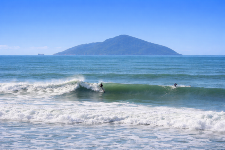 Surf na Praia Martim de Sá