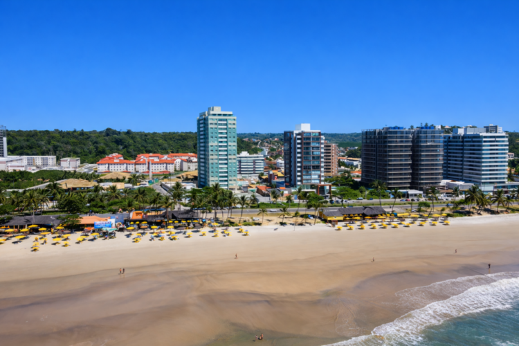 Vista aérea da praia e quiosques na Praia dos Milionários
