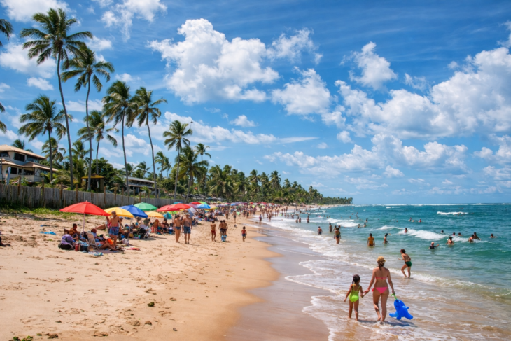 Alta temporada na Praia do Forte