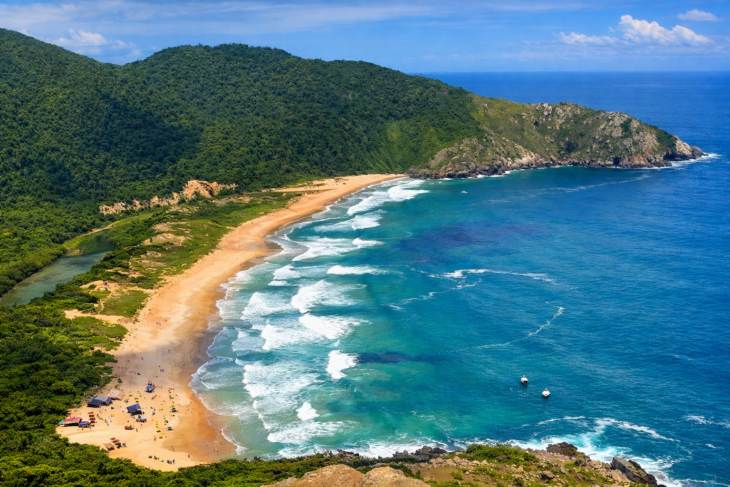 Praia da Lagoinha do Leste, em Florianópolis (SC)