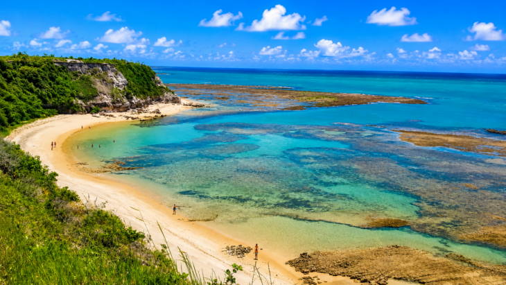 Praia dos Amores, localizada ao sul da Praia do Espelho.
