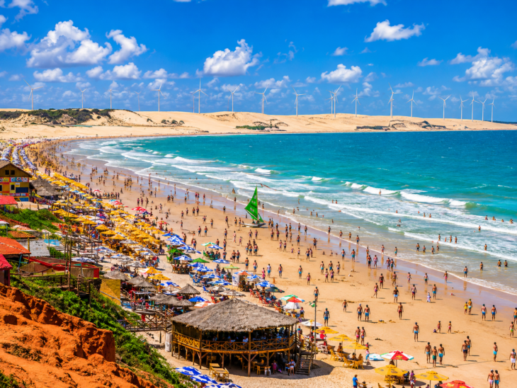 Alta temporada em Canoa Quebrada