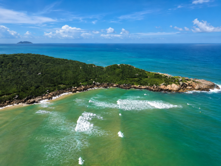 Praia Guarda do Embaú em Palhoça