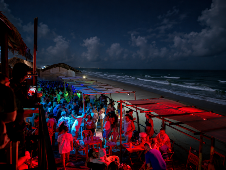 Vida noturna e gastronomia em Canoa Quebrada